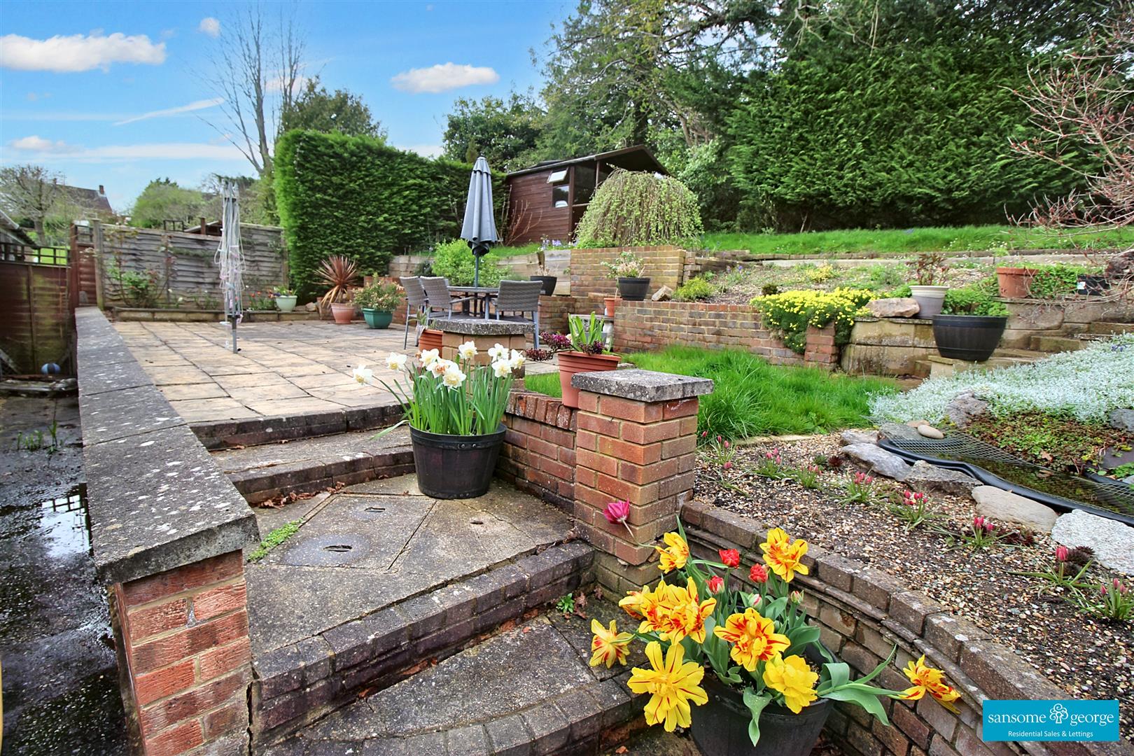 2 bed property in Haywood Way, Tilehurst